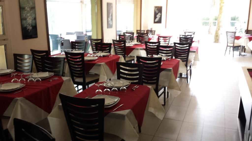 Hotel Zen Cesenatico Exterior foto